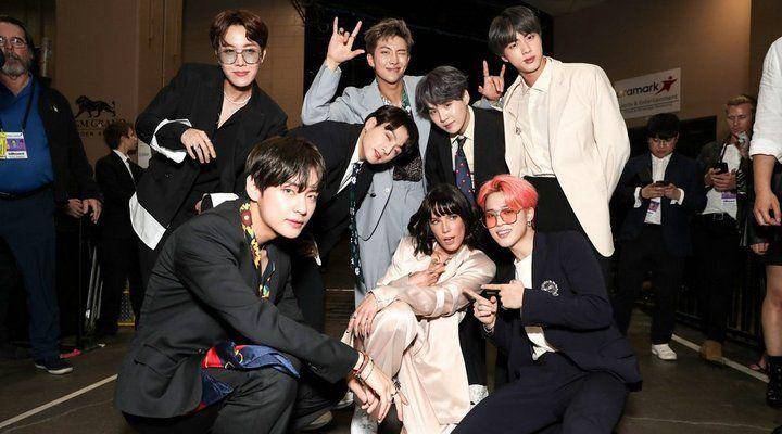 twitter.com/BTS_twt