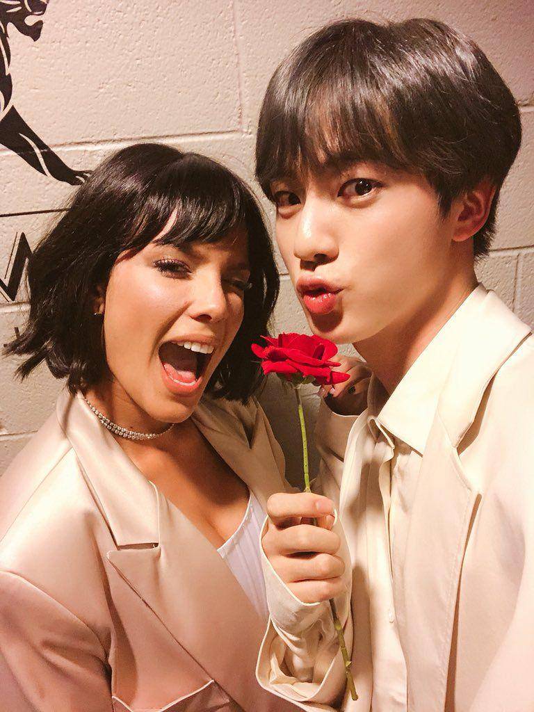 twitter.com/BTS_twt