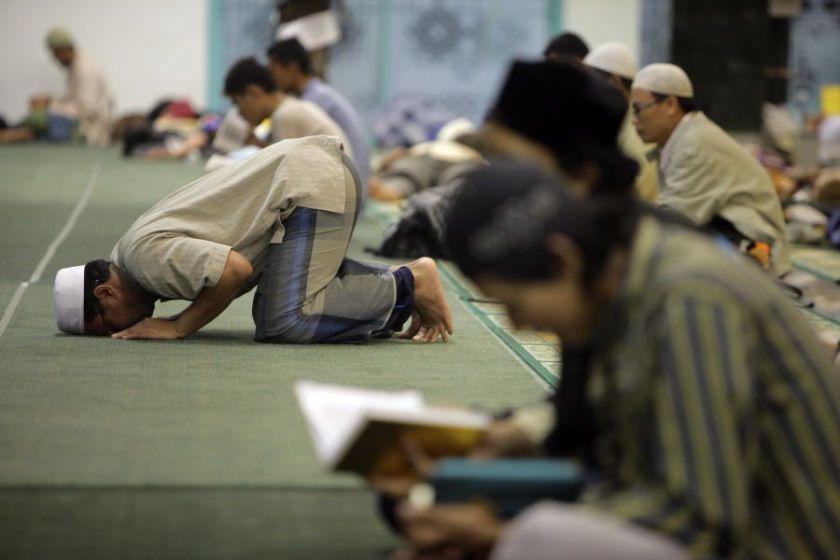 Doa Niat Iktikaf Lengkap hingga Tata Caranya!