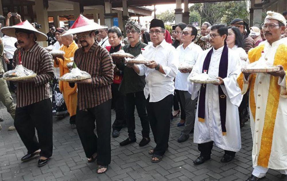 Kirab 1001 Tumpeng, Warga Solo Syukuran Jokowi-Ma'ruf Menang Pilpres