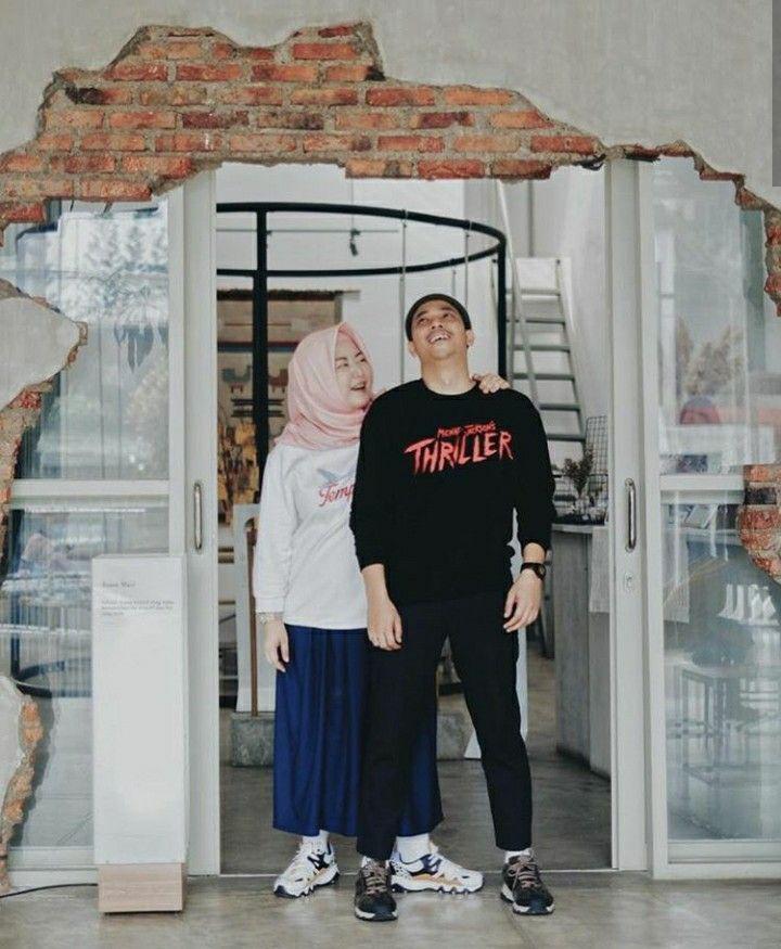 10 Potret Kece Dimas Tri Aditiyo, Suami Penulis Risa Saraswati