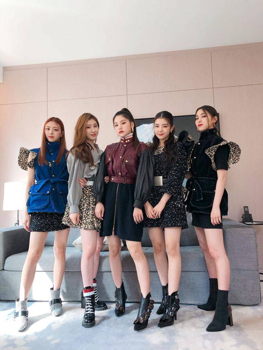 twitter.com/ITZYofficial