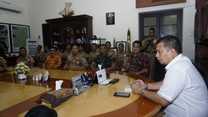 Pj Wali Kota Makassar Beri Taruna-Taruni AAL Semangat dengan Bercerita