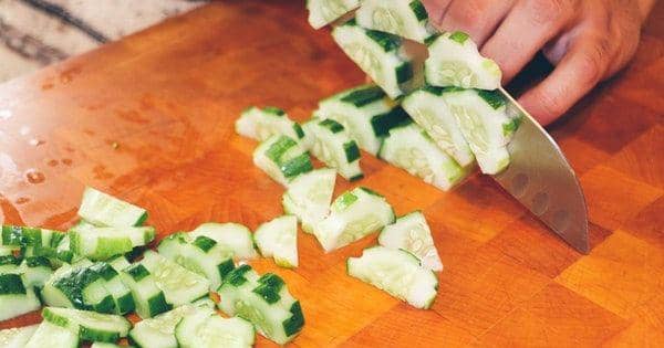 4 Alasan Timun Dapat Menghilangkan Lemak di Perut