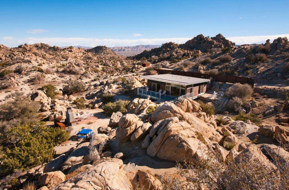rockreachhouse.com