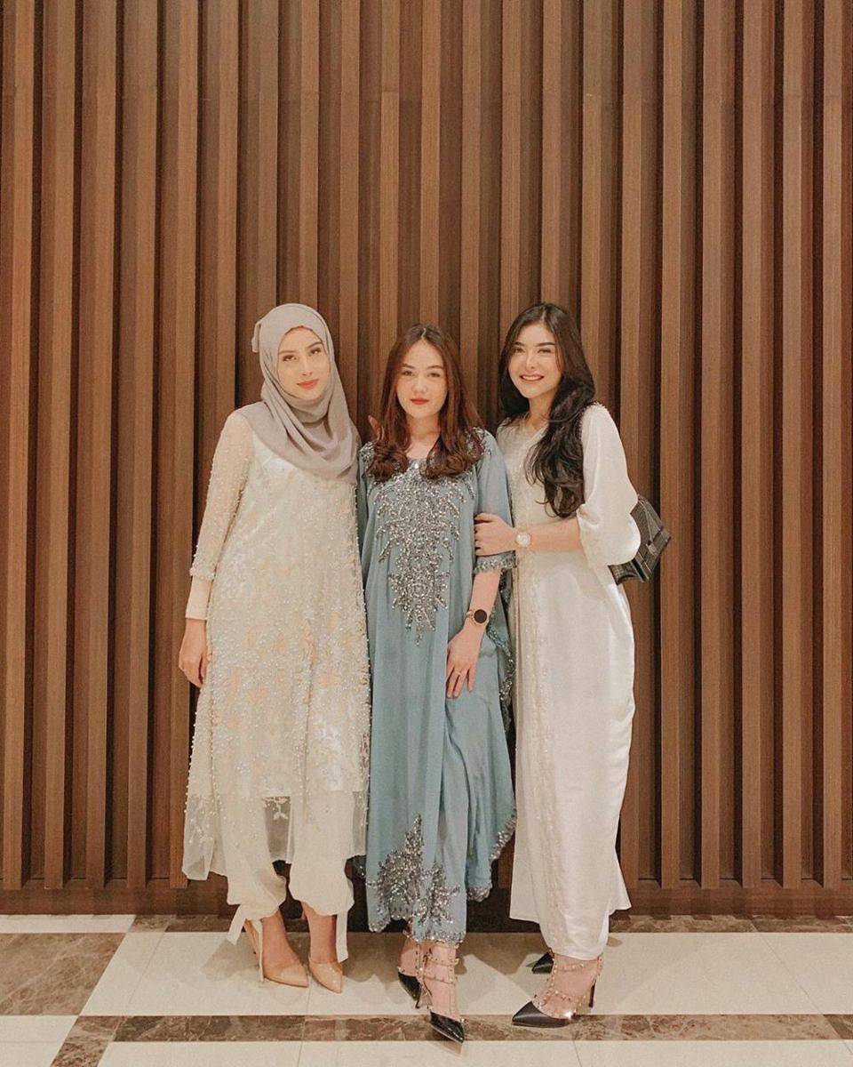instagram.com/awkarin