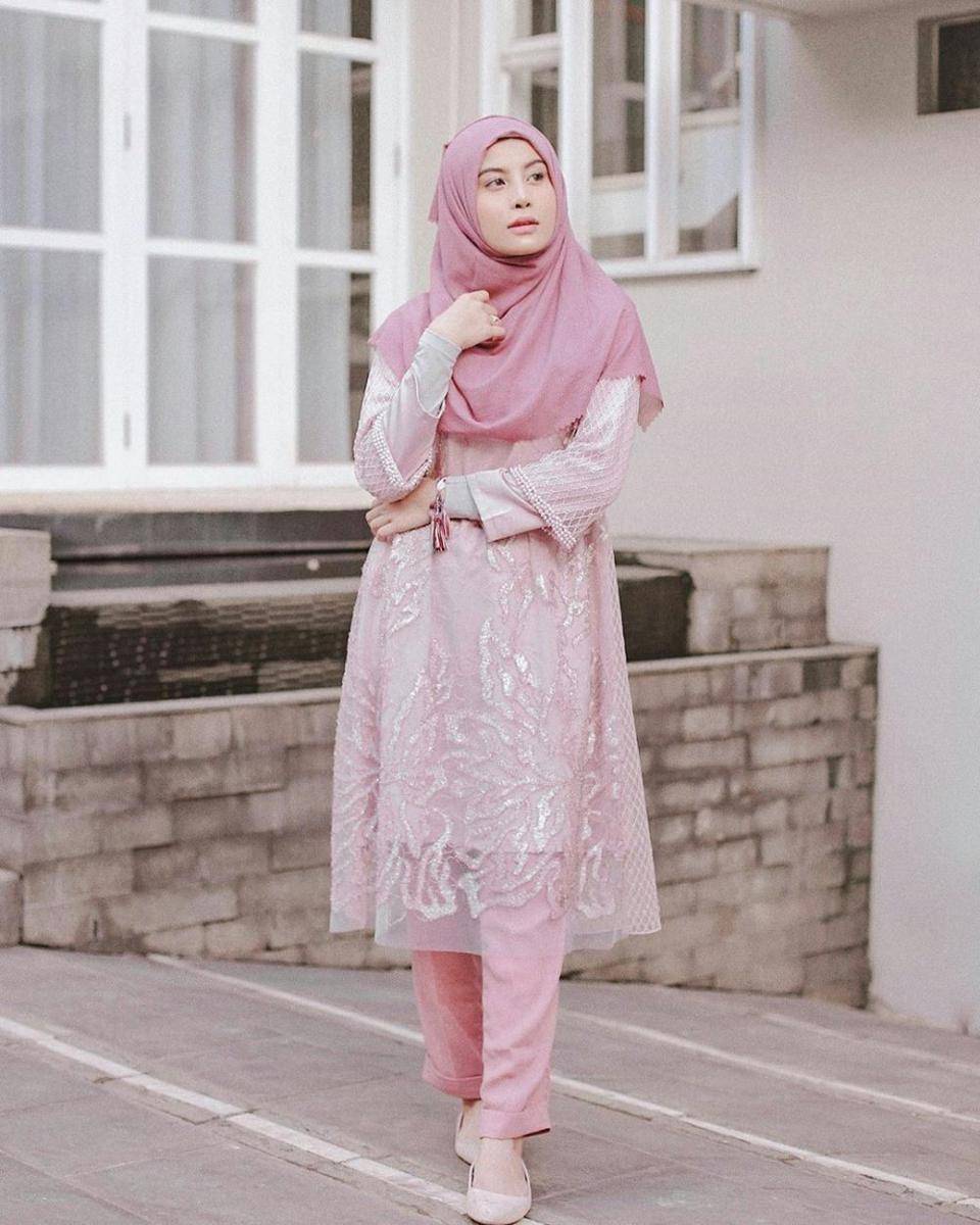 instagram.com/awkarin