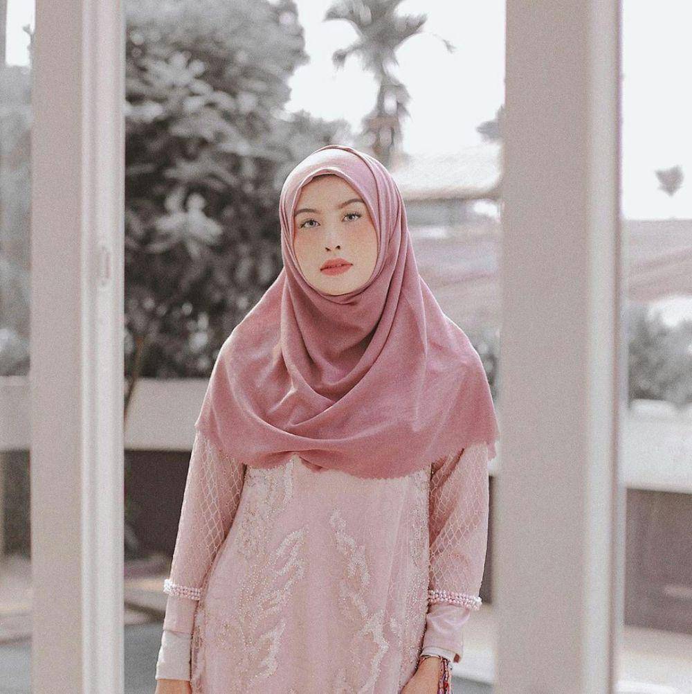instagram.com/awkarin