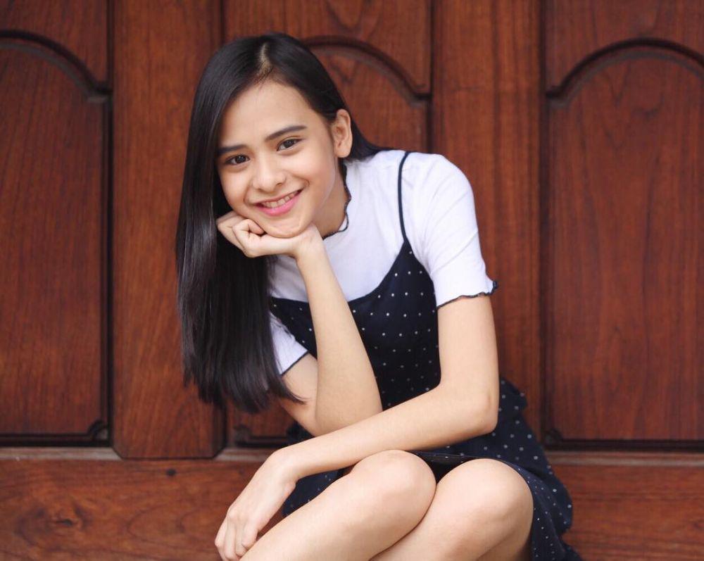 Pesonanya Bikin Kepincut, 10 Potret Manis Cathy Fakandi