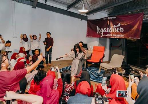 instagram.com/isyanasarasvati