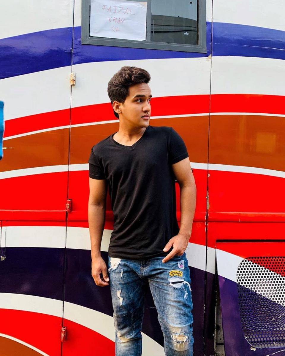 Instagram.com/faisalkhan30