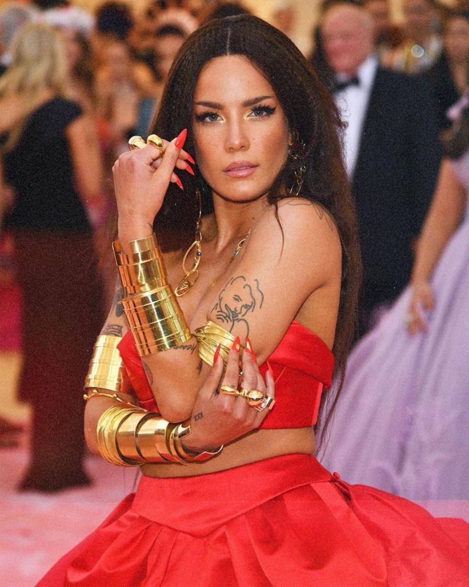 instagram.com/iamhalsey
