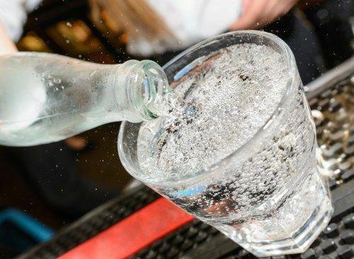 5 Bahaya Buat Kamu yang Suka Minum Soda, Lebih Baik Hindari Ya!