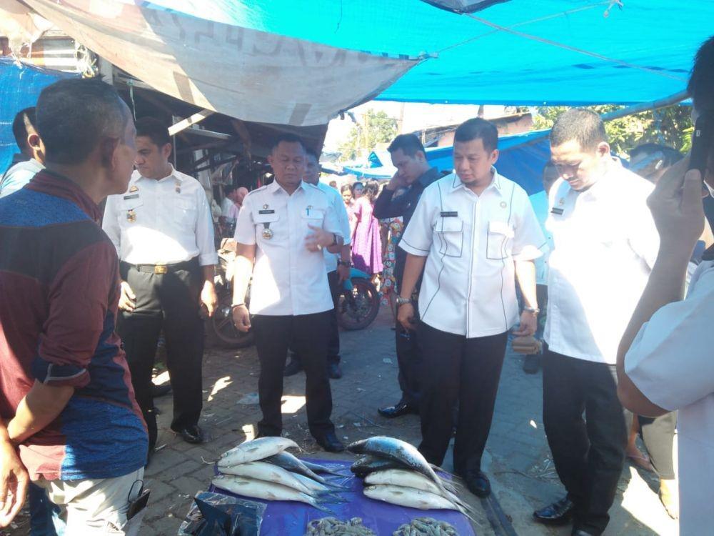 Demi Jaga Kebersihan Pasar, Pj Wali Kota Iqbal Edukasi Pedagang