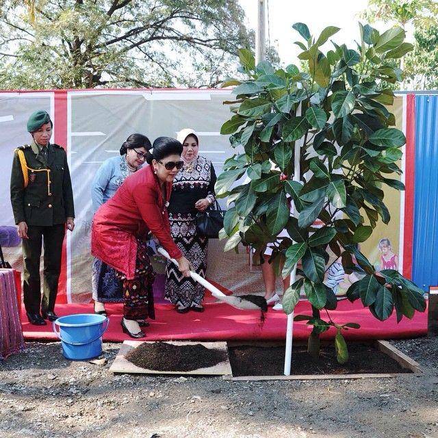 instagram.com/aniyudhoyono