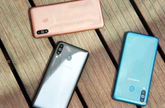 6 Kelebihan Samsung Galaxy A60, Desain Layar Infinity-O
