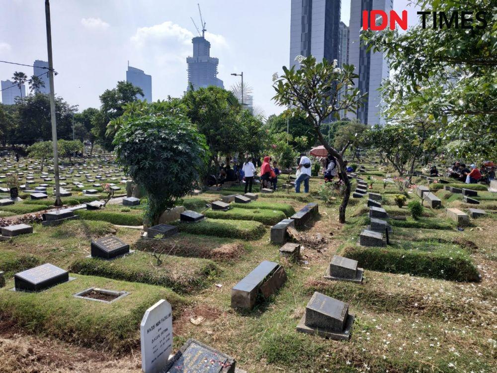 Kisah Penjual Bunga Makam, Mendulang Rezeki saat Lebaran