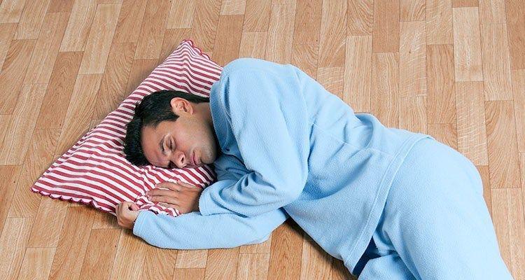 Tidak Melulu Bahaya, Tidur di Lantai Juga Miliki Manfaat untuk Tubuh