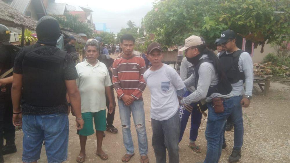 Polisi Tangkap 81 Terduga Pelaku Pembakaran Rumah di Buton