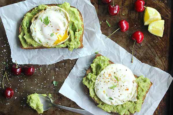 Resep Roti Panggang Isi Telur dan Alpukat, Menu Sarapan Mengenyangkan!