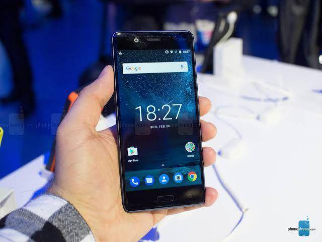 phonearena.com