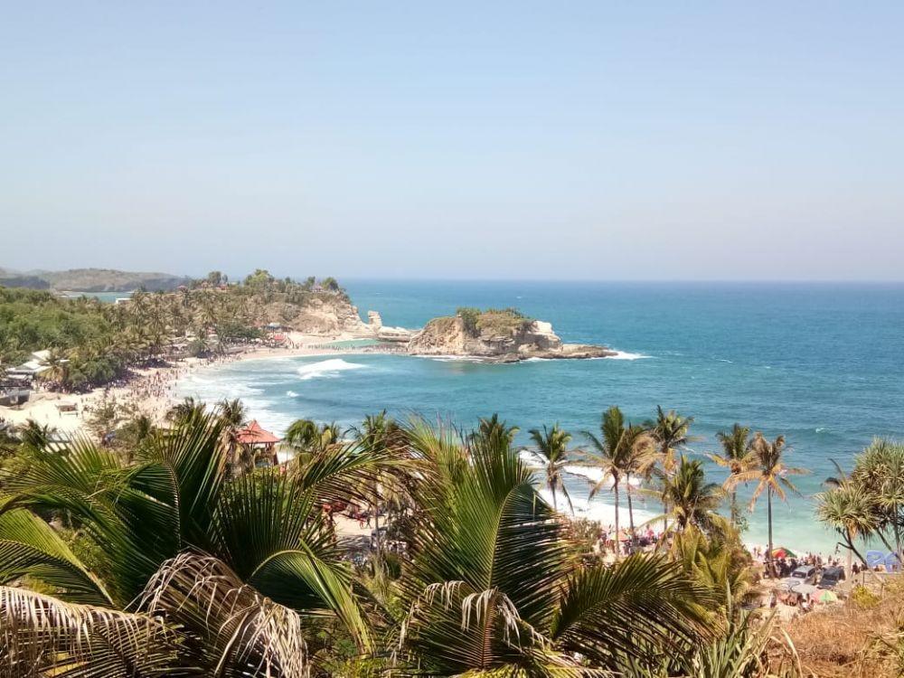 18 Pantai di Pacitan yang Indah dan Wajib Dikunjungi