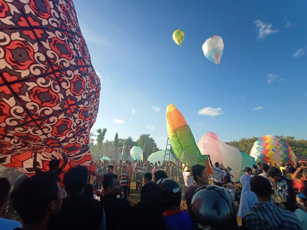 Warga Gunungkidul Kaget Balon Udara Berukuran Besar Beterbangan