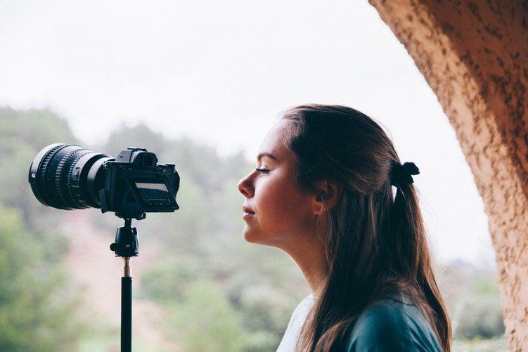 8 Tips Sukses Menjadi Seorang Beauty Vlogger Fenomenal