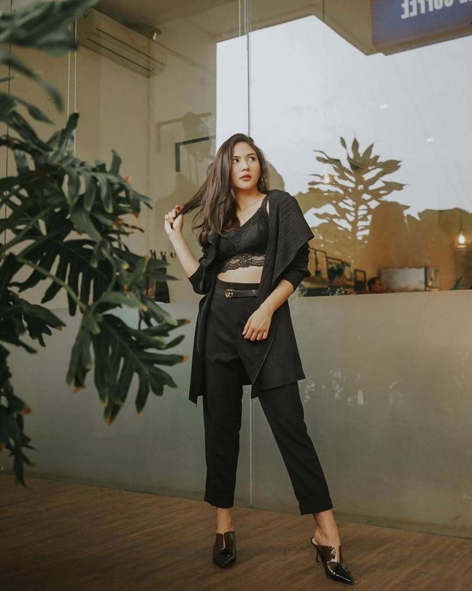 10 Pesona Jessica Mila yang Santer Dikabarkan Dekat dengan Al Ghazali