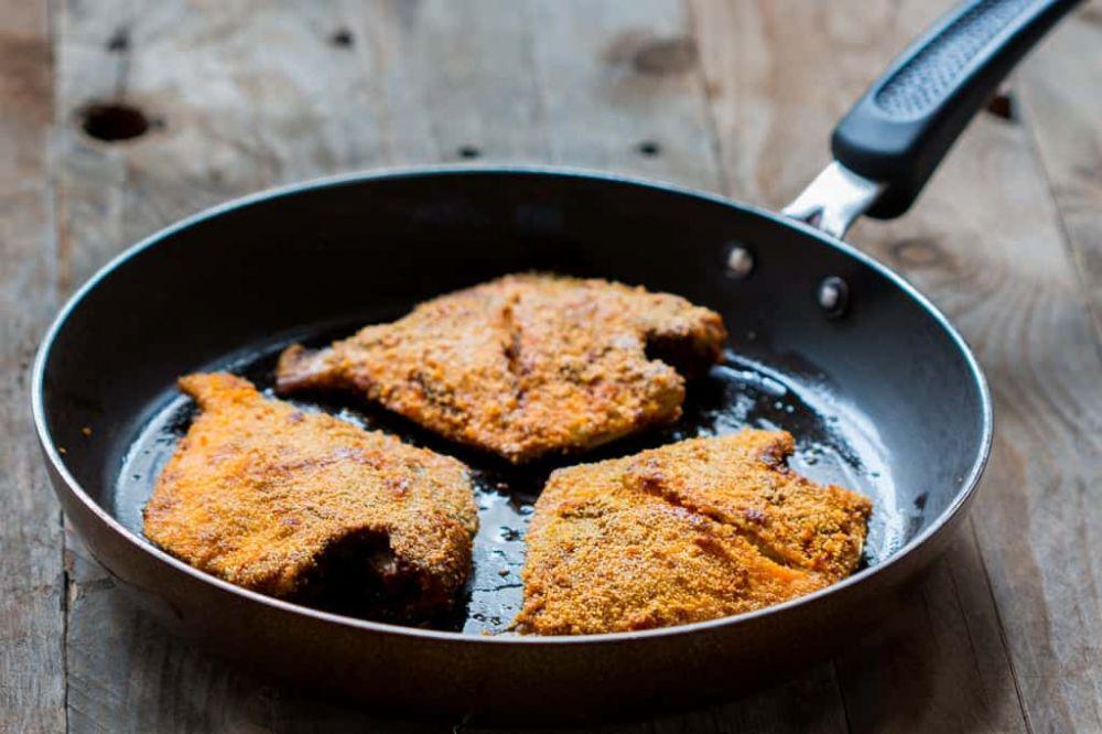 5 Trik Sukses Menggoreng dengan Minyak Terbatas, Cocok buat Anak Kos!