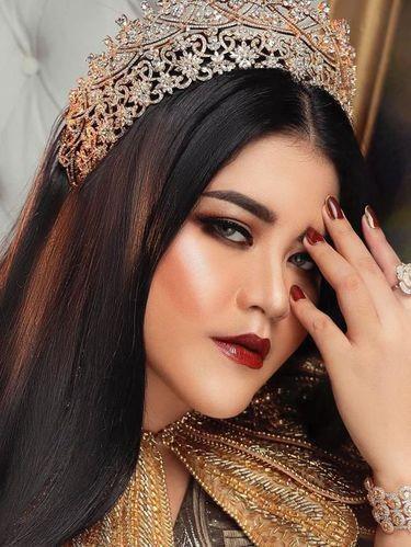 Saat Kahiyang Ayu Tampil dengan Rambut Layaknya Iklan Shampo