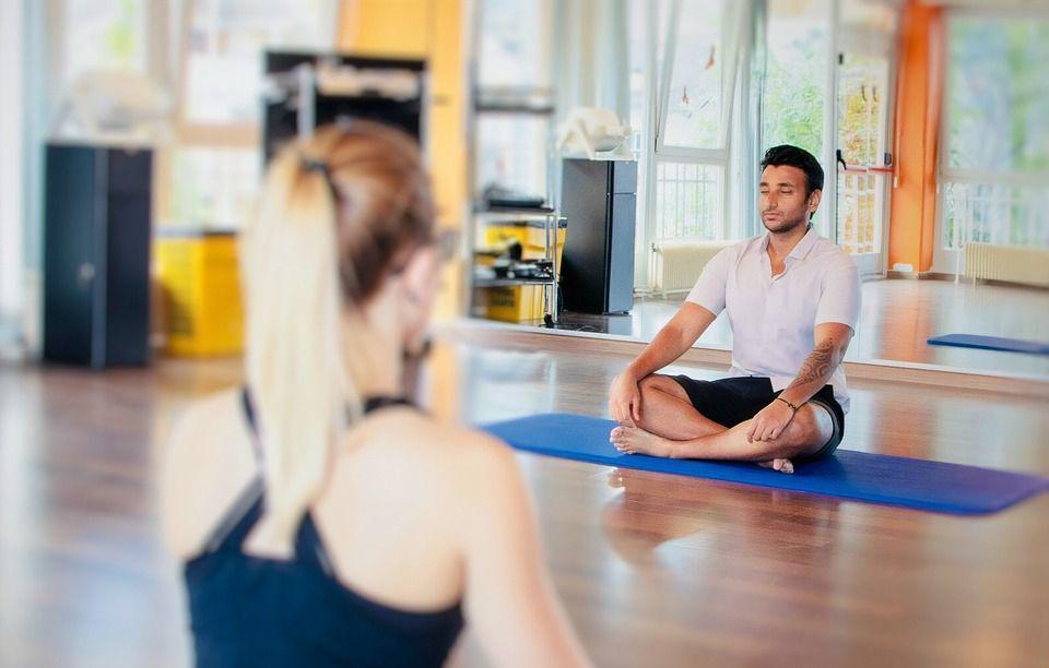 5 Pose Yoga Ini Bantu Hentikan Kebiasaan Merokok