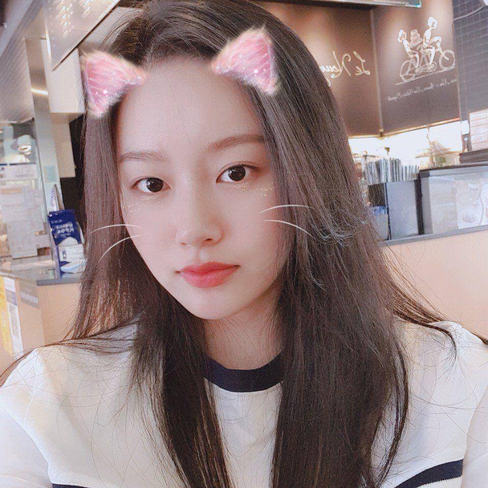 instagram.com/youna_1997