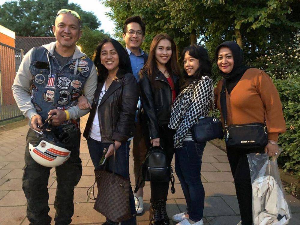 instagram.com/ayutingting92