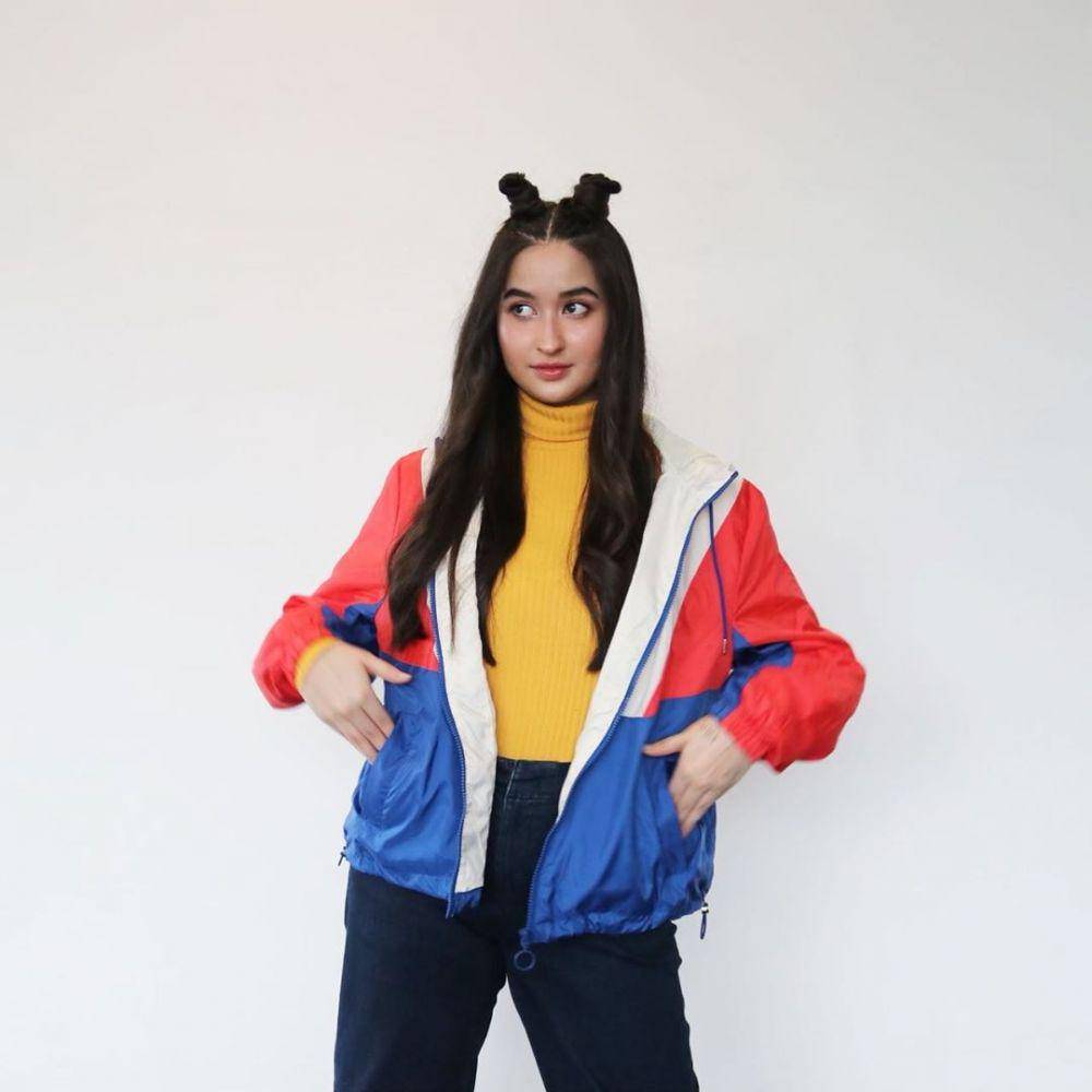 instagram.com/stephaniepoetri