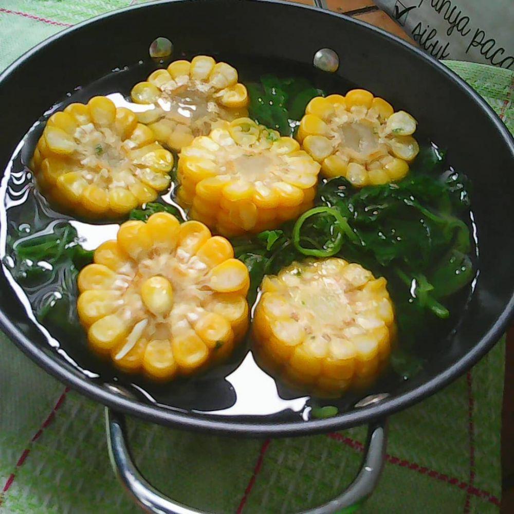 Resep Sayur Bening Bayam & Jagung, Segar Menyehatkan