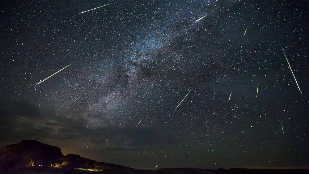 hujan meteor (wired.com)
