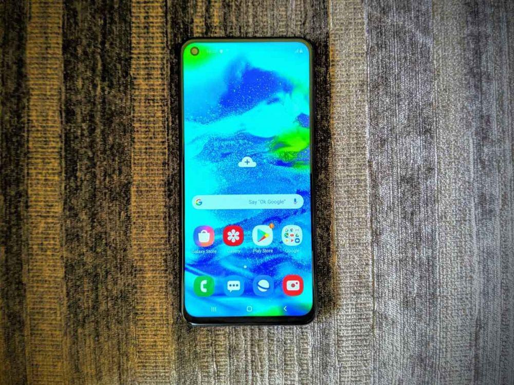 5 Smartphone Terbaru Bulan Juni dengan Triple Kamera Belakang