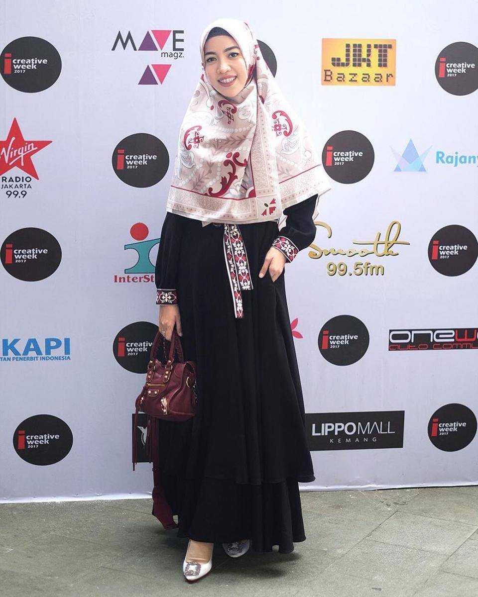 instagram.com/fitriaulia_