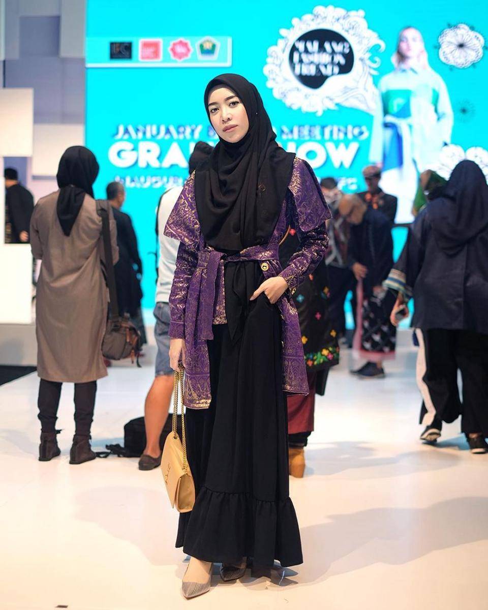 instagram.com/fitriaulia_