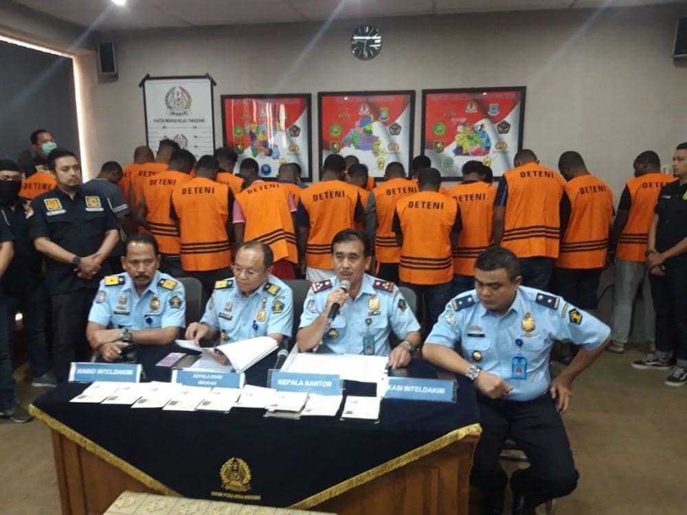 Imigrasi Tangerang Deportasi 80 WNA Bermasalah