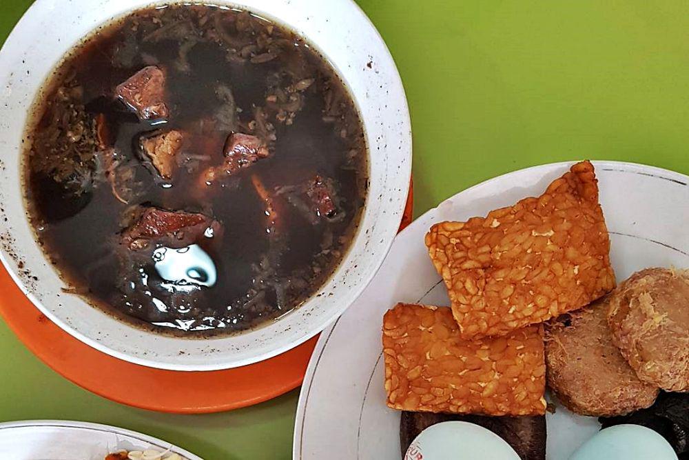 Menyantap Rawon Setan, Kuliner Legendaris di Kota Surabaya