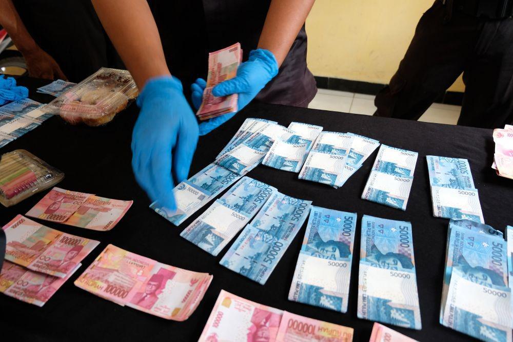 Pria dan Wanita Diamuk Massa di Tapteng, Diduga Edarkan Uang Palsu