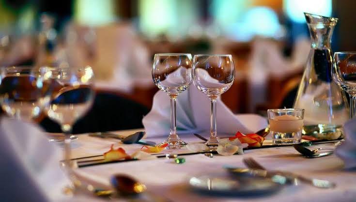 Pergi ke Luar Negeri? Pelajari Dulu Table Manner di 4 Negara Ini