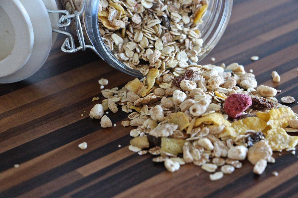 8 Masker Oatmeal Ini Bisa Menghaluskan Wajah Kamu Lho