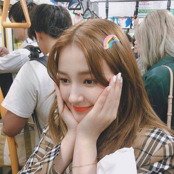 Instagram.com/momoland_official