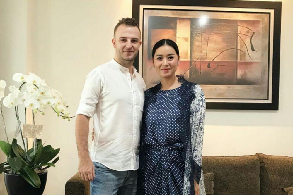 10 Pesona Selfi KDI, Mantan Istri Iwa K yang Jatuh ke Pelukan Bule