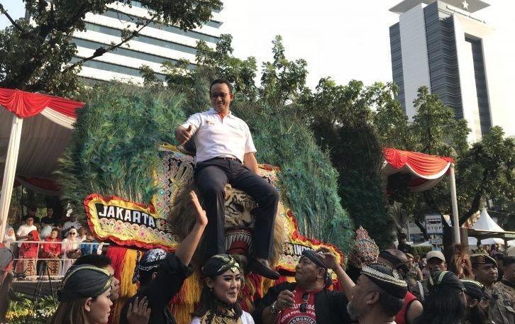 Anies Mendadak Naik ke Atas Reog Ponorogo di Jakarnaval 2019