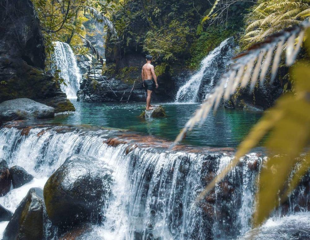 7 Potret Keindahan Curug Leuwi Balong Endah, Seger Banget!