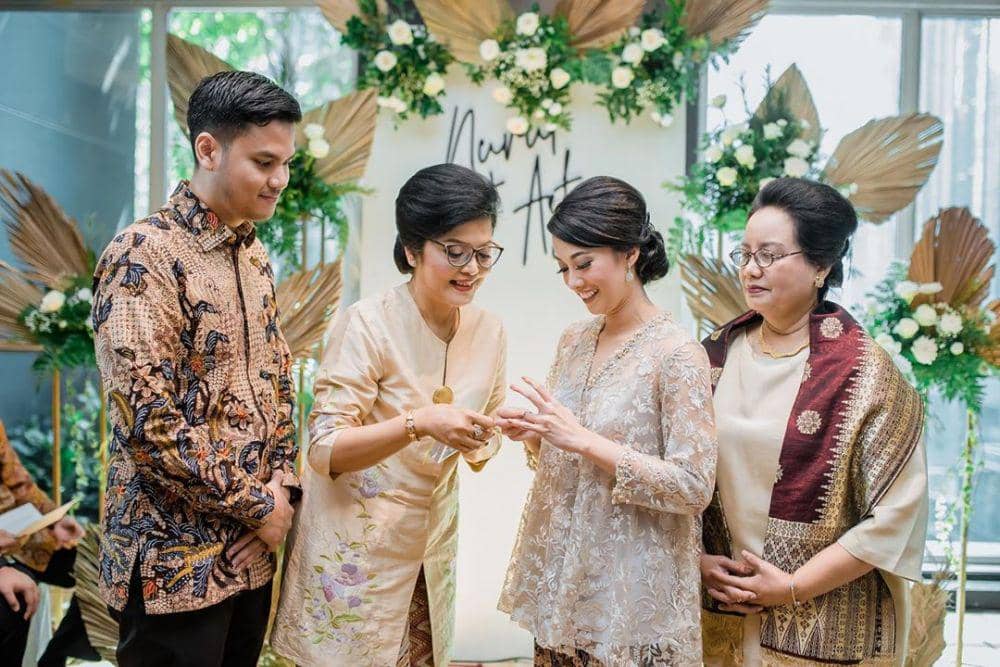 Sudah Lamar Kekasih, Ini 10 Potret Mesra Asta RAN dan Nurul Aziza